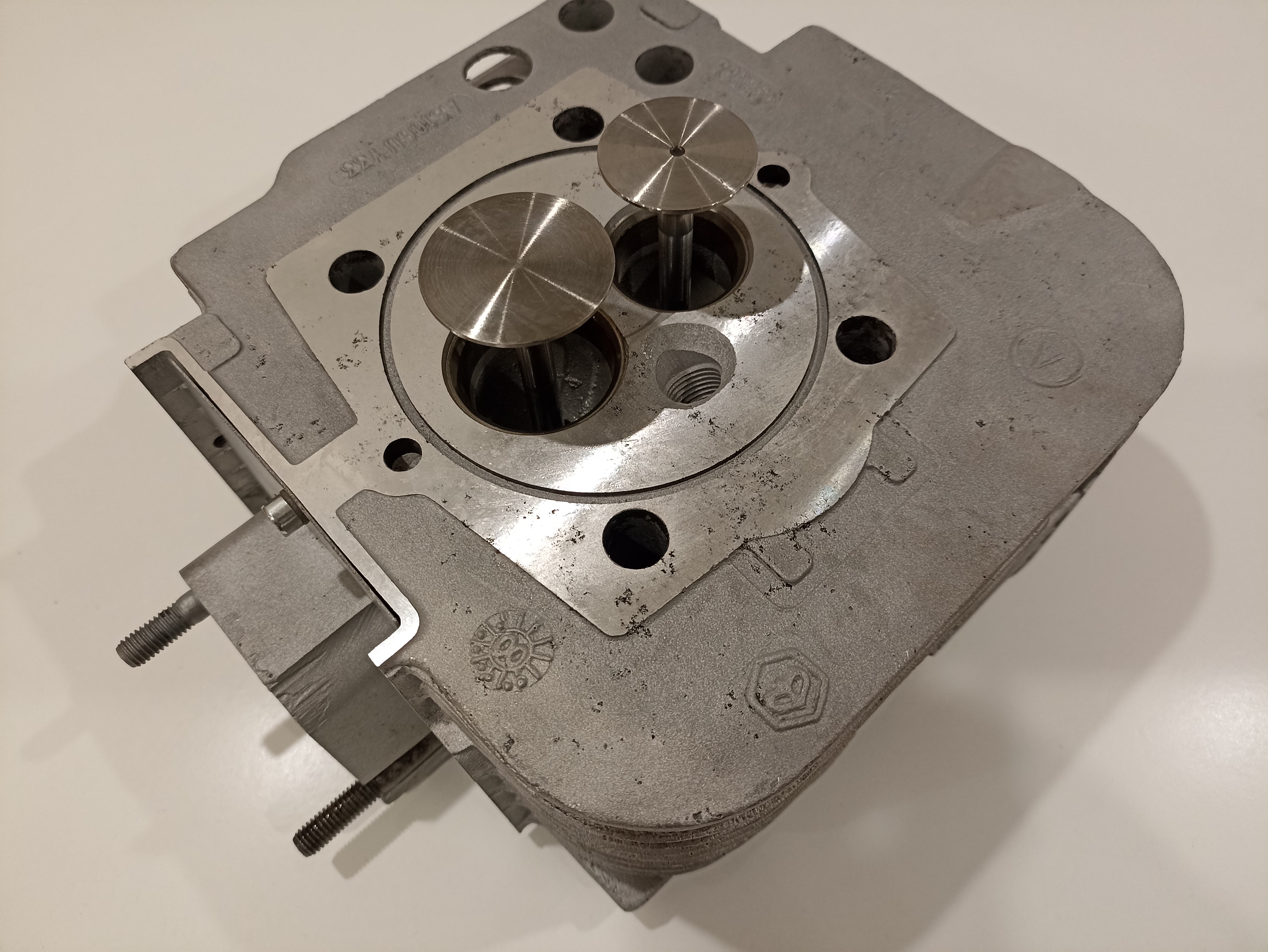 Zylinderkopf überholt Piaggio Poker Benzin