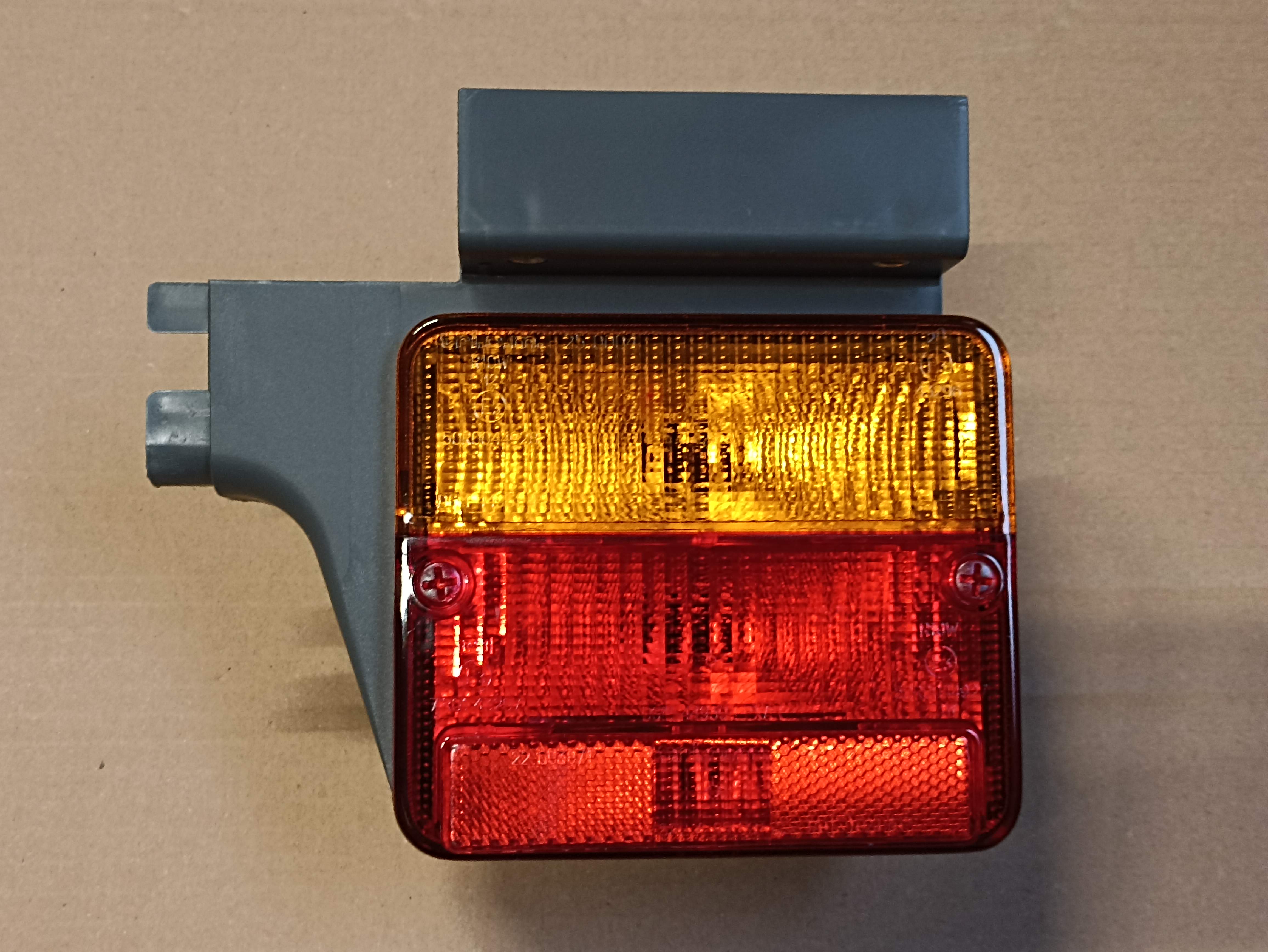 Rücklicht Rückleuchte rechts APE50 TL5T, TL6T Rücklicht Rückleuchte rechts APE50 TL5T, TL6T