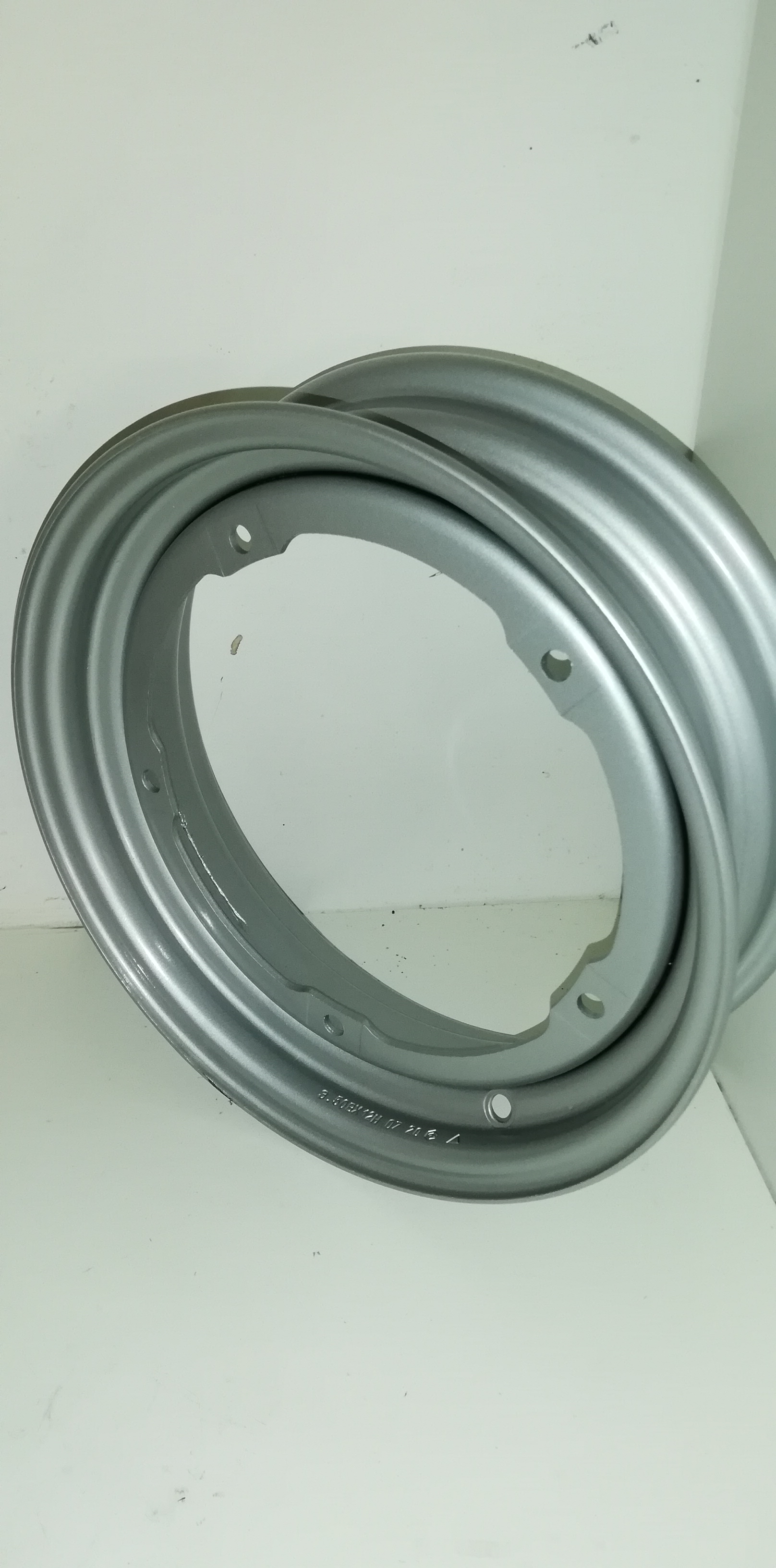 Felge 3,5 x 12 schlauchlos Felge 3,5 x 12 schlauchlos